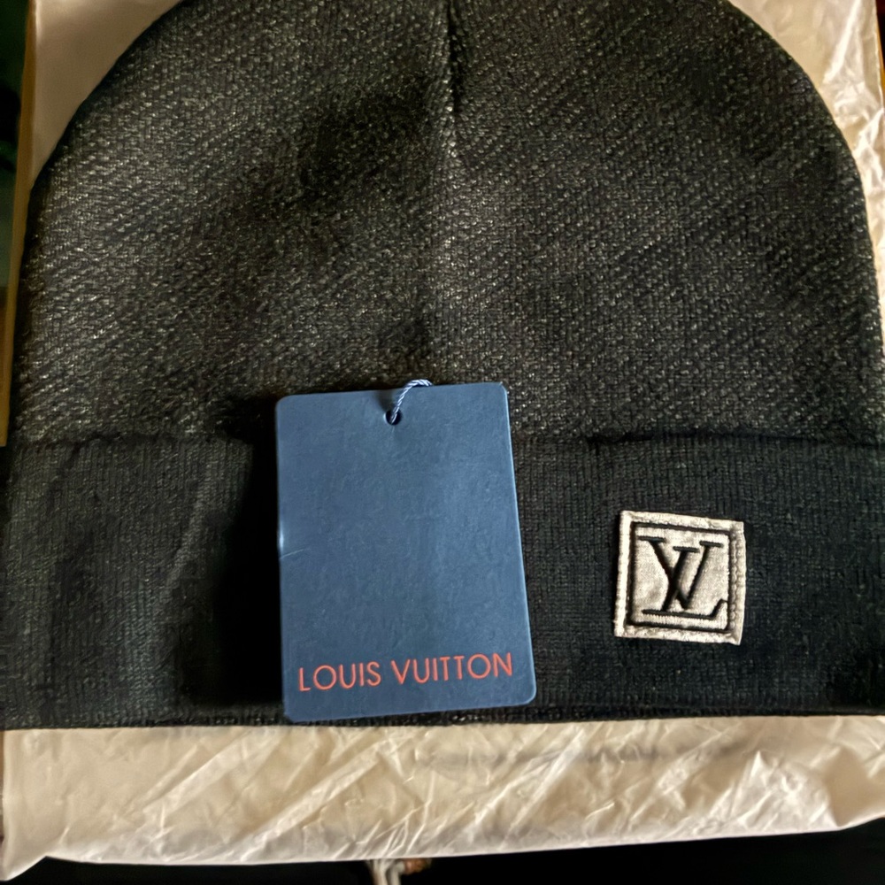 Louis Vuitton Grey/Blacl Knit Beanie with LV Patch - Picture 2 of 4